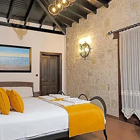 Mai Alacati *